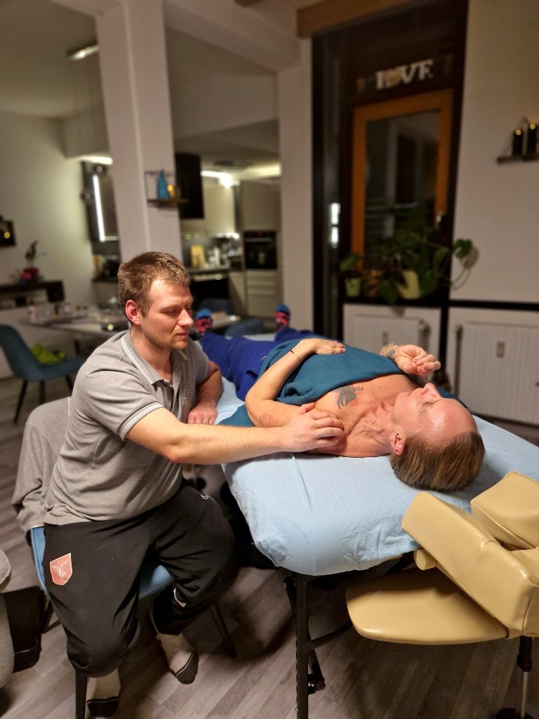Mobile Sportmassage bei einem Kunden zu Hause in Wien