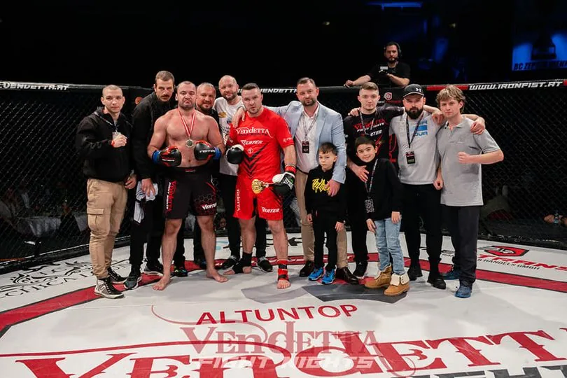 K2 Massage – MMA-Team nach dem Wettkampf