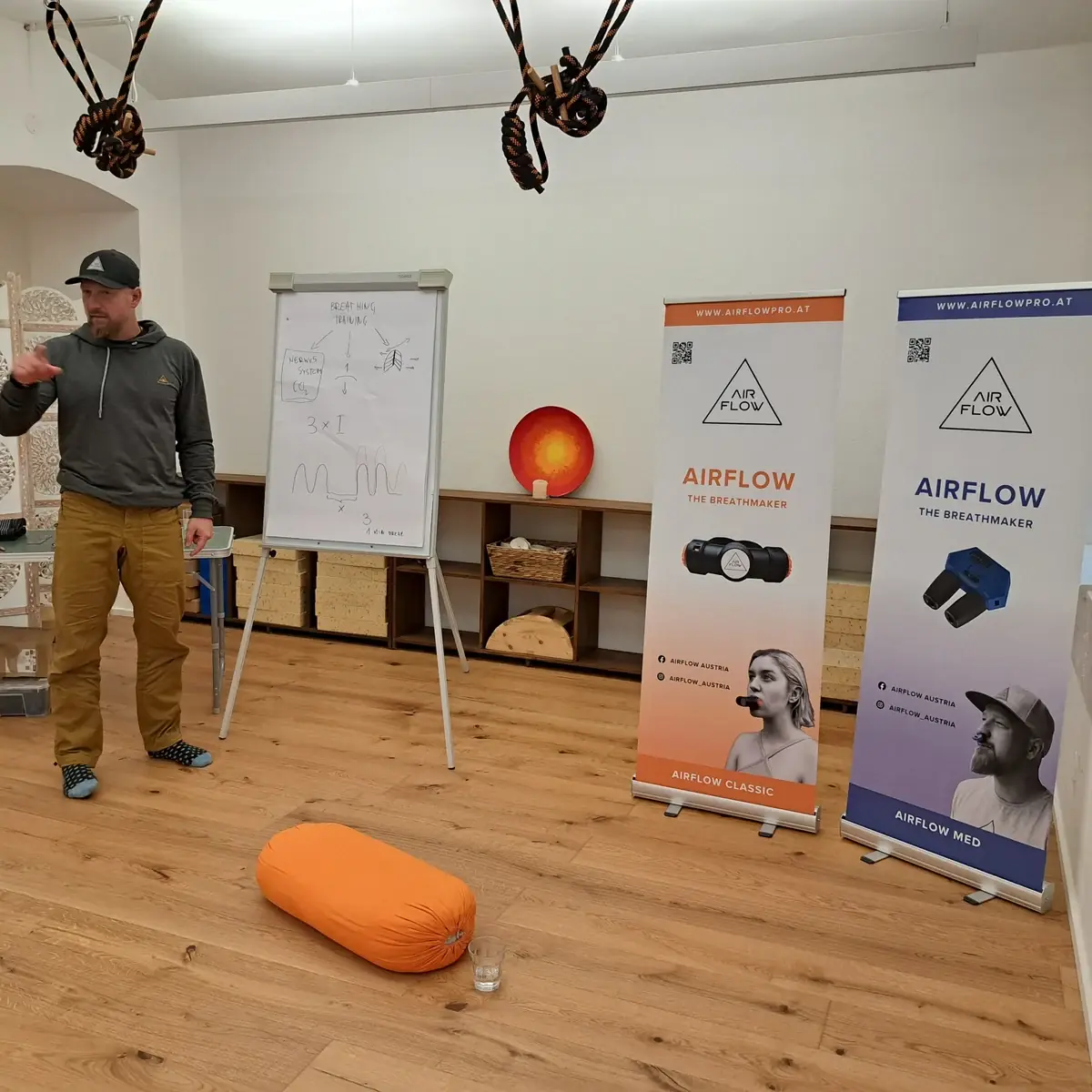 Air Flow Performance coach teaching in the Vienna workshop space