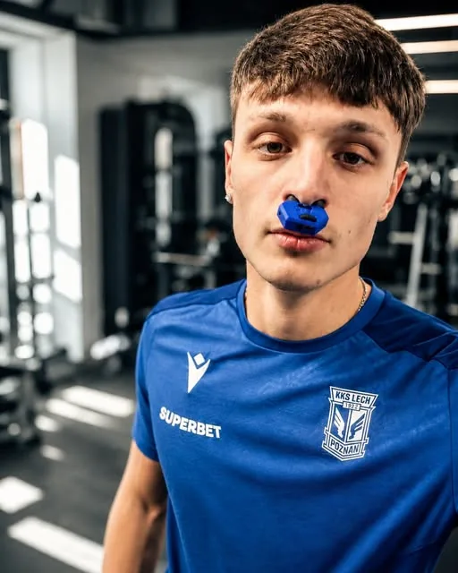 Lech Poznań player using the AirFlow Med nasal trainer