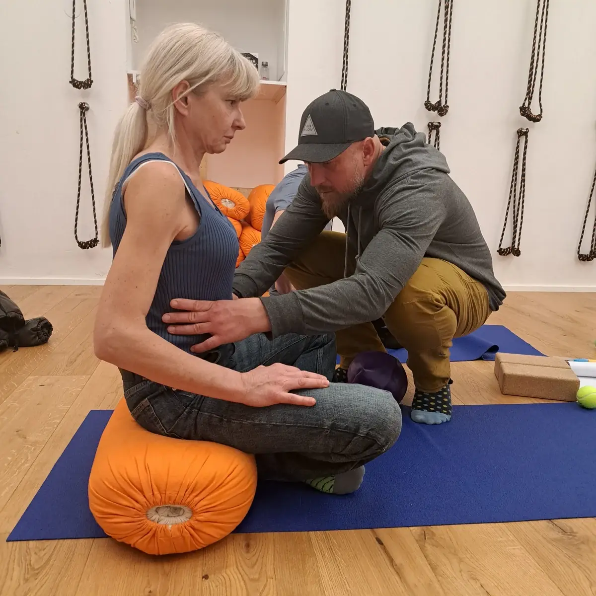 Hands-on rib cage and diaphragm coaching during the Vienna workshop